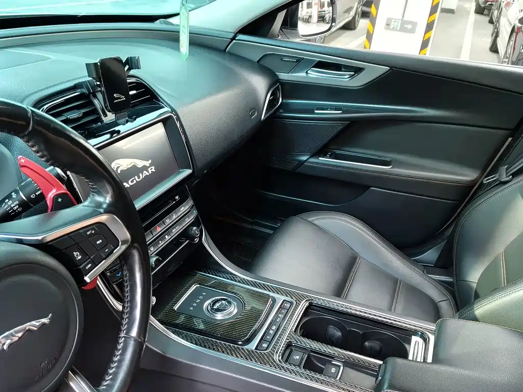 Jaguar XEL — миниатюра 11