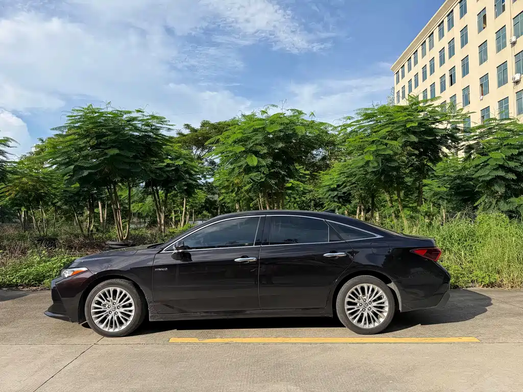 Toyota Avalon — миниатюра 5