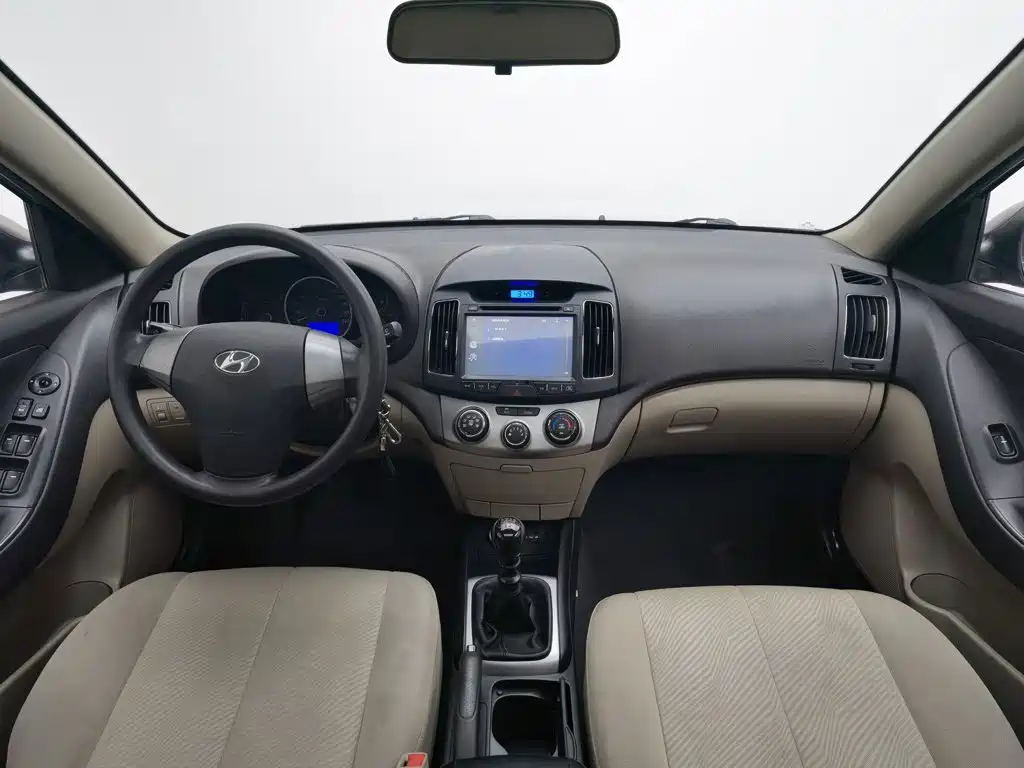 Hyundai Elantra — миниатюра 5