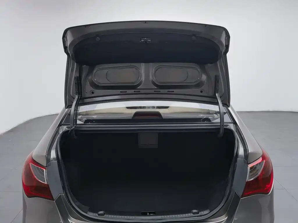 Hyundai Elantra — миниатюра 16