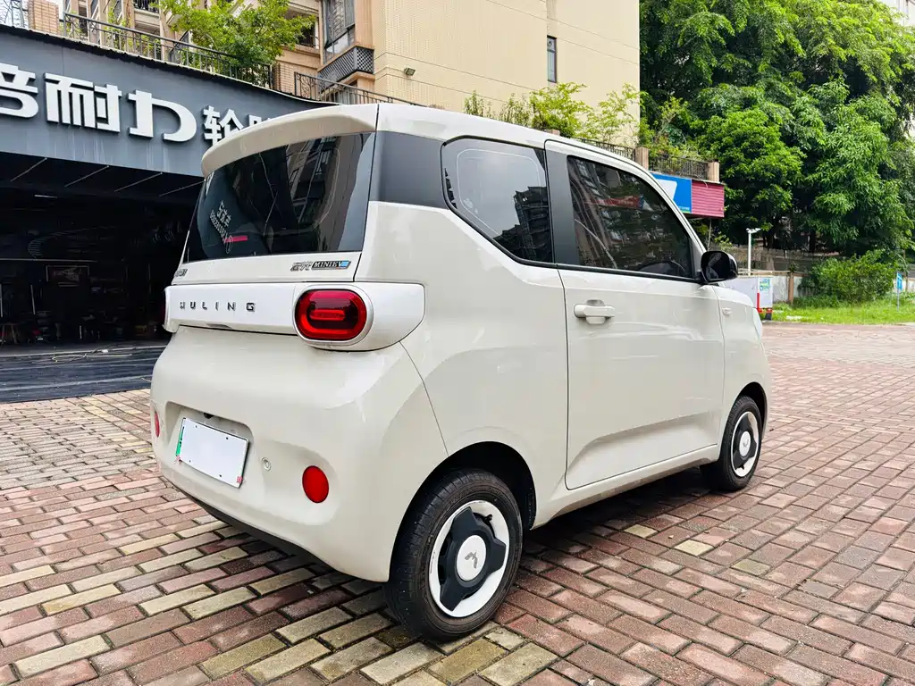 Wuling MINIEV — миниатюра 7