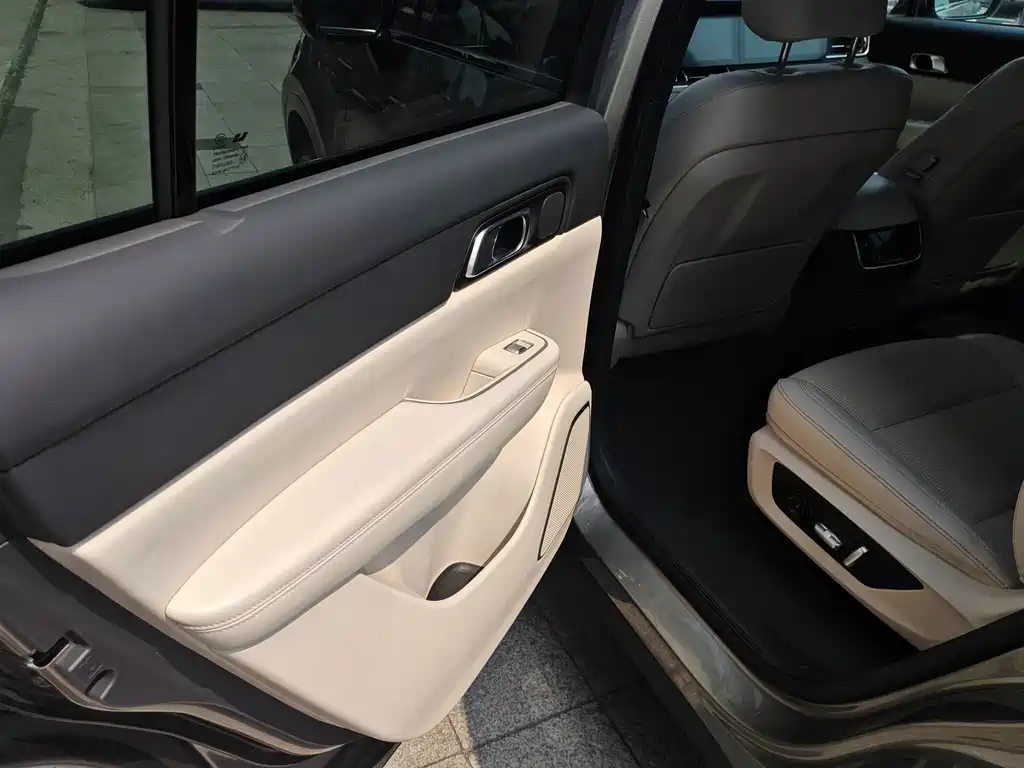 Li Auto Li ONE — миниатюра 12