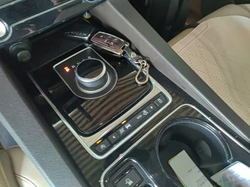 Jaguar F-PACE — миниатюра 14