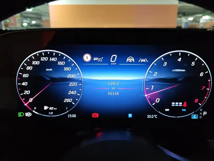 Mercedes-Benz E-Class — миниатюра 14