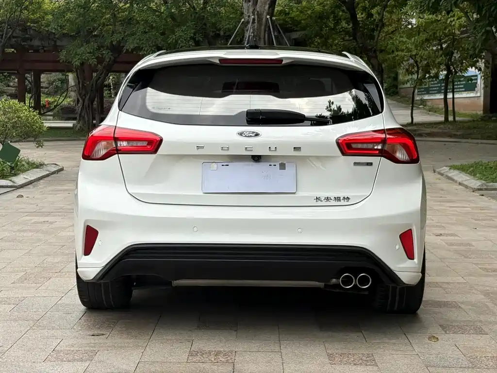 Ford Focus 2021 EcoBoost 180 AT ST Line