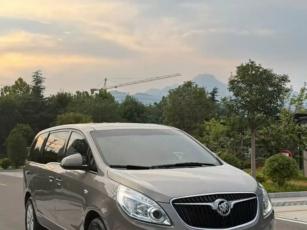 Buick GL8 — миниатюра 3