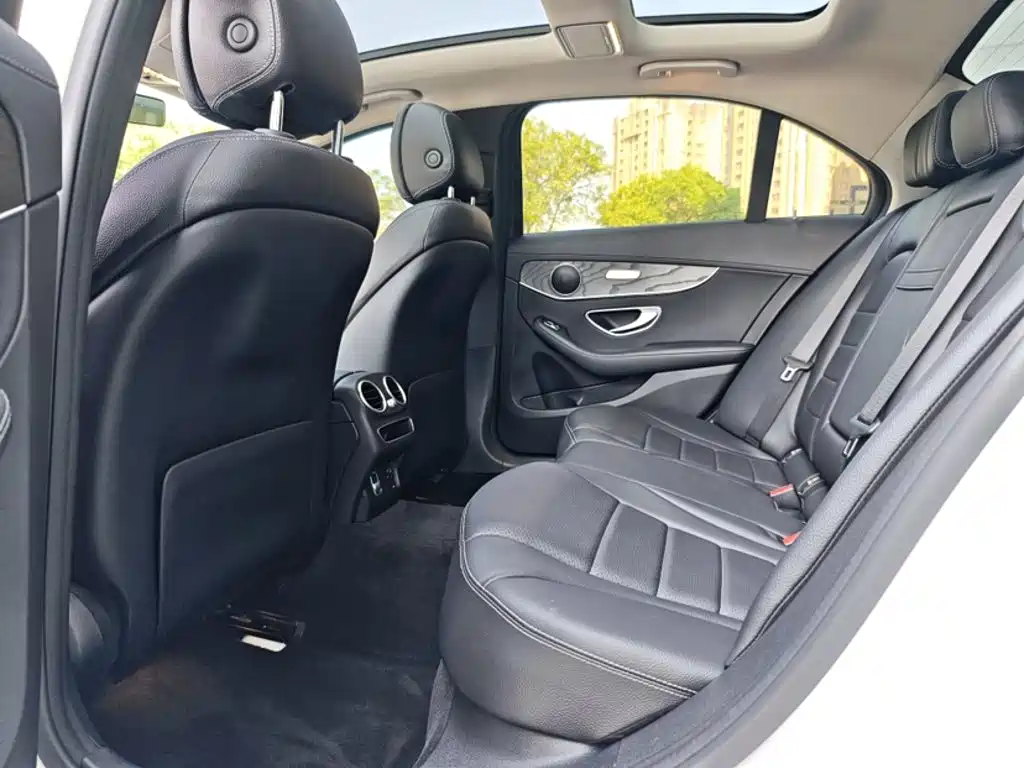 Mercedes-Benz C-Class — миниатюра 23