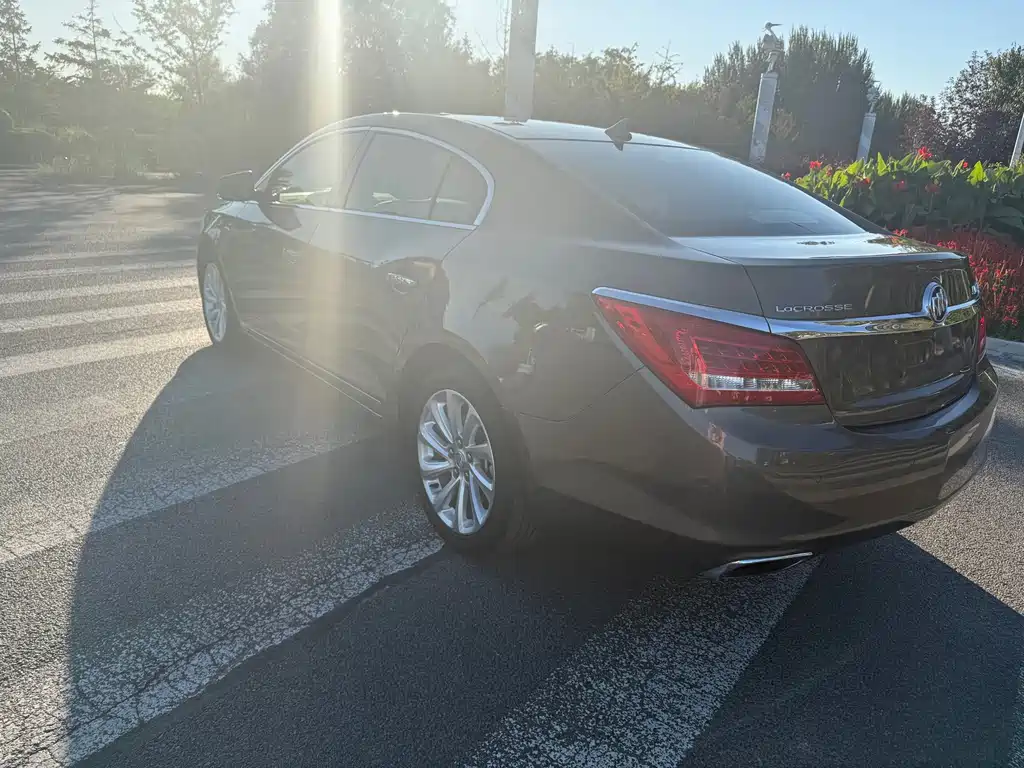 Buick LaCrosse — миниатюра 7