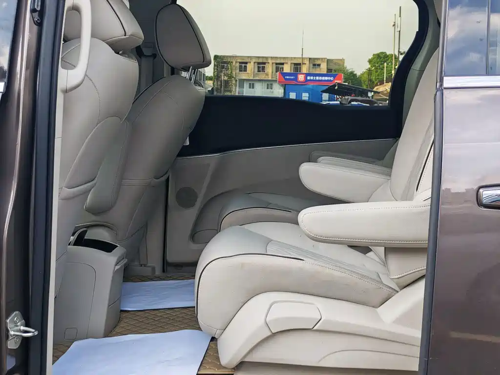 Buick GL8 — миниатюра 11
