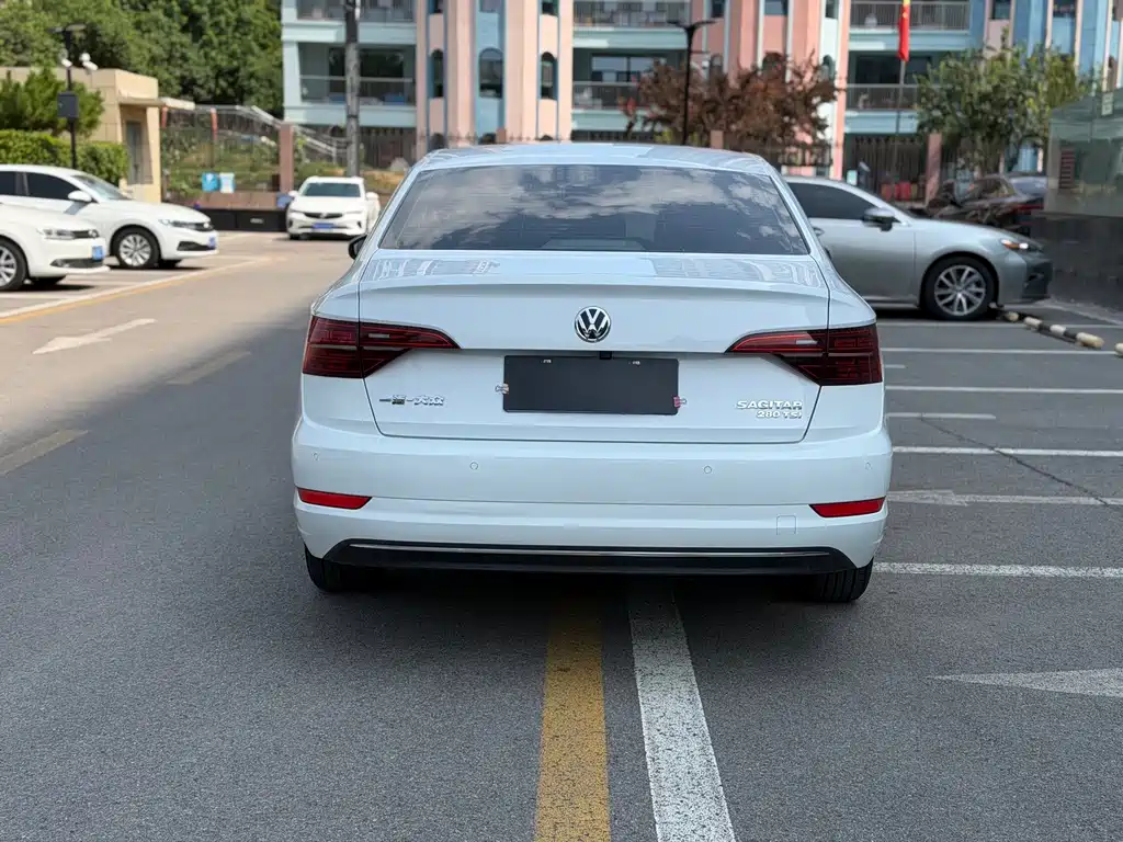 Volkswagen Sagitar - фото 5