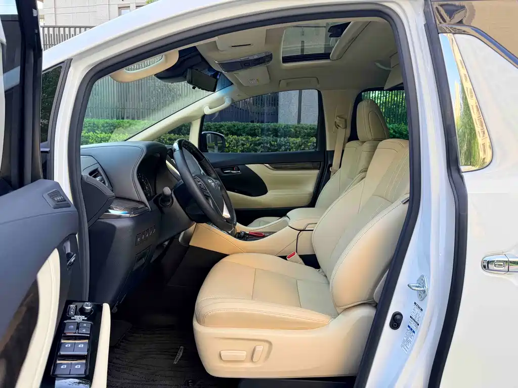 Toyota Vellfire — миниатюра 11