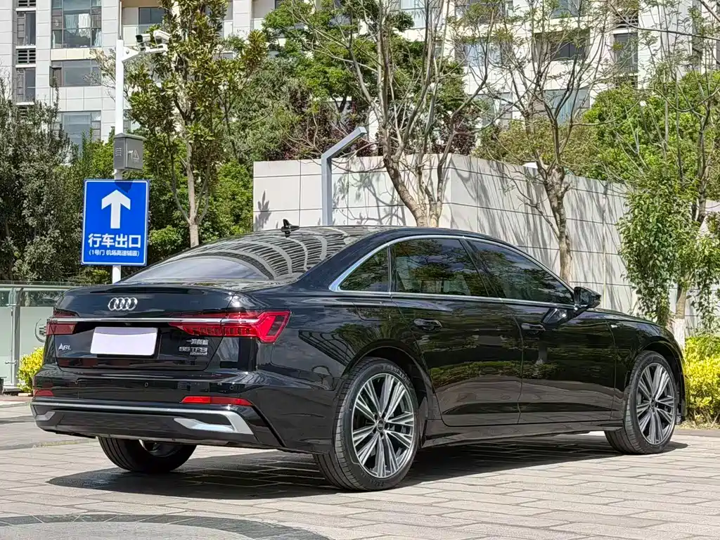 Audi A6L 2024 55 TFSI quattro Premium