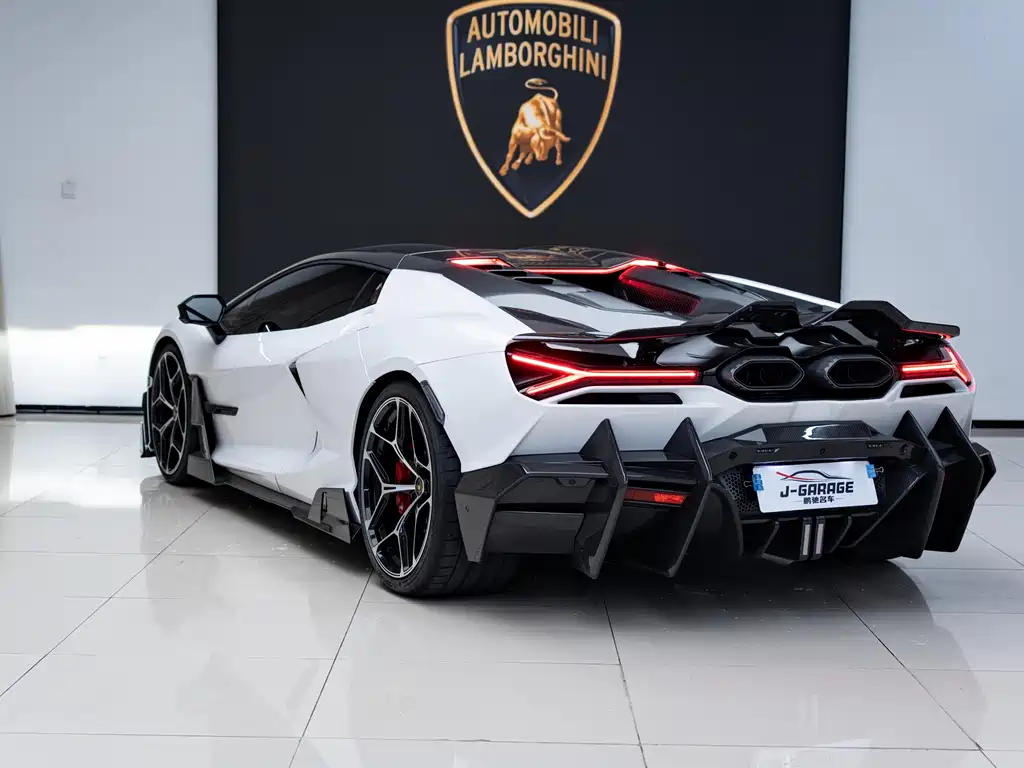 Lamborghini Revuelto — миниатюра 12