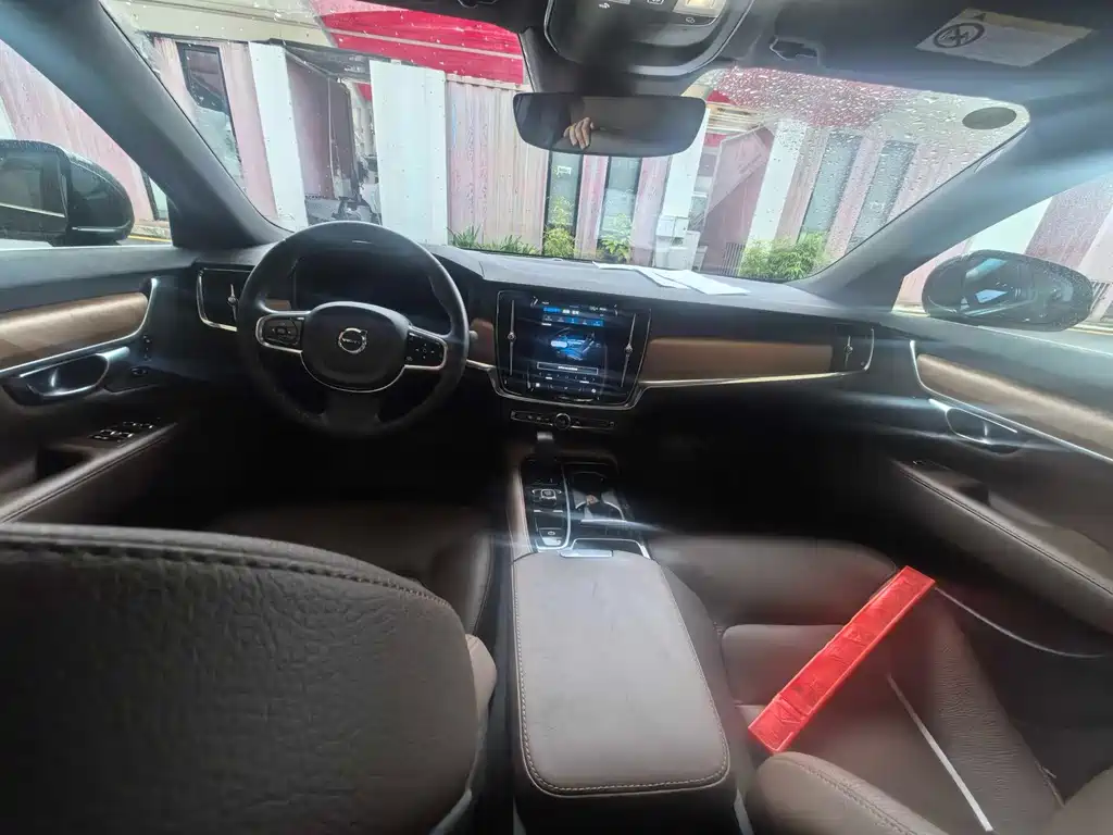 Volvo S90 PHEV — миниатюра 5