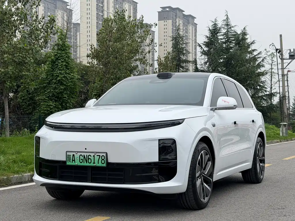 Li Auto Li L6 2025