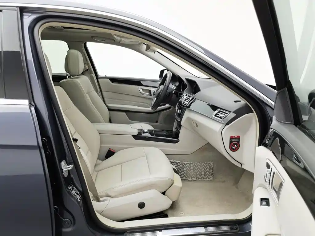 Mercedes-Benz E-Class — миниатюра 23