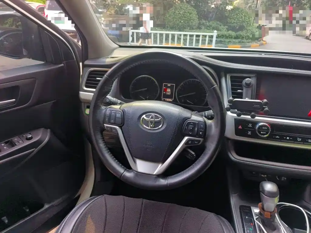 Toyota Highlander — миниатюра 3