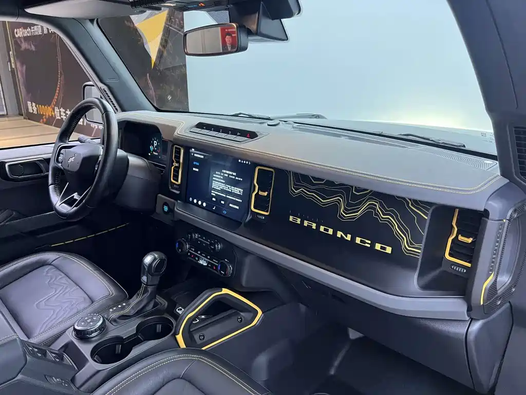 Ford Bronco — миниатюра 5