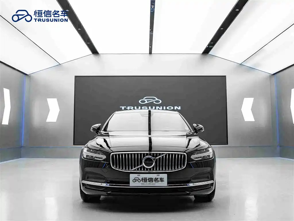 Volvo S90 2024 B5 Luxury