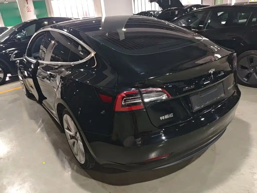 Tesla Model 3 — миниатюра 5