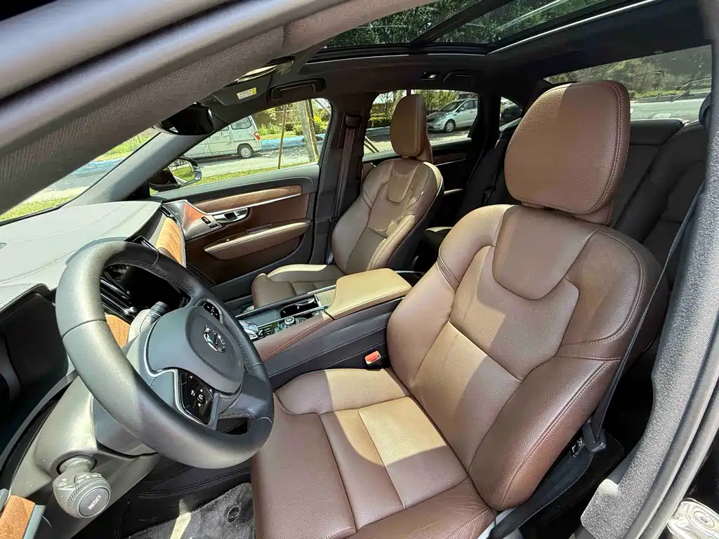 Volvo S90 2025 B5 Luxury