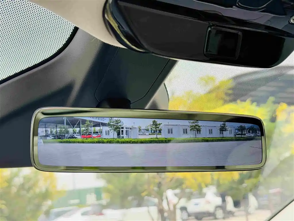 Li Auto Li MEGA — миниатюра 32