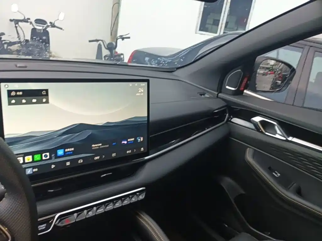 Geely Binyue — миниатюра 10