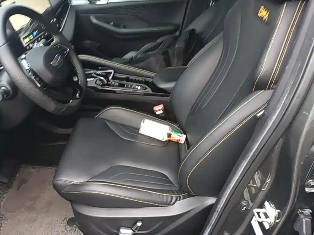 Geely Binyue — миниатюра 15
