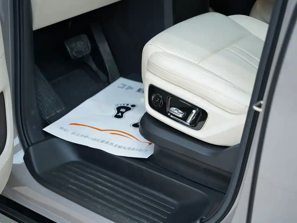 Li Auto Li MEGA — миниатюра 11