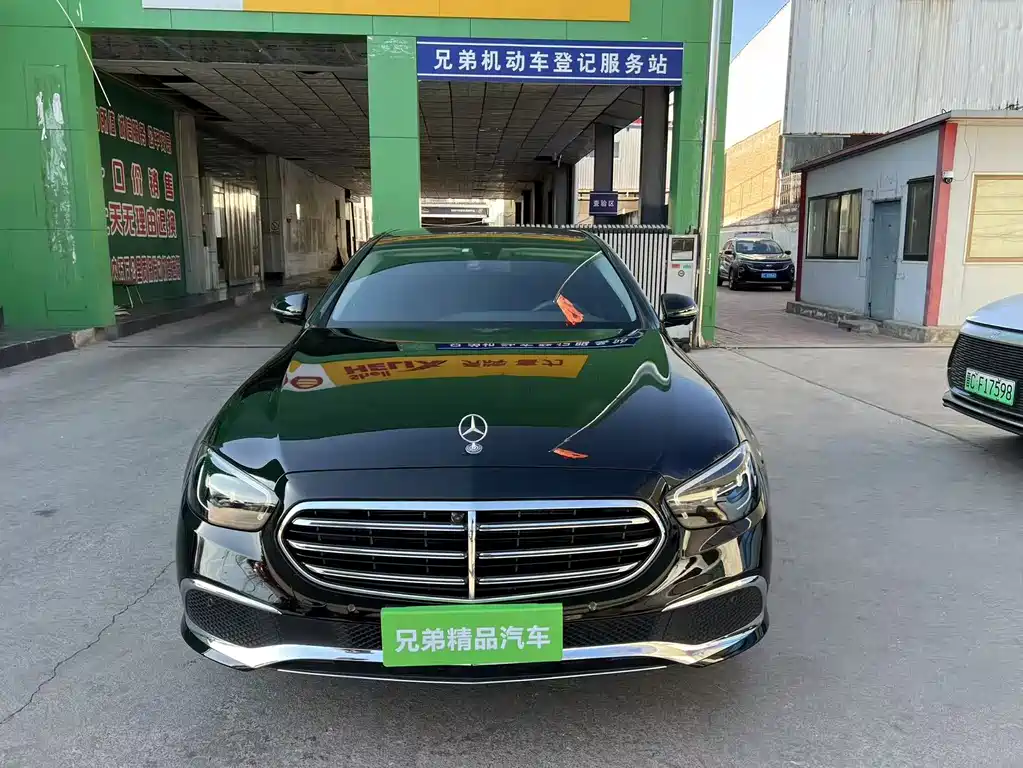 MERCEDES-BENZ E CLASS