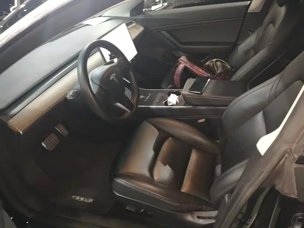 Tesla Model 3 — миниатюра 15