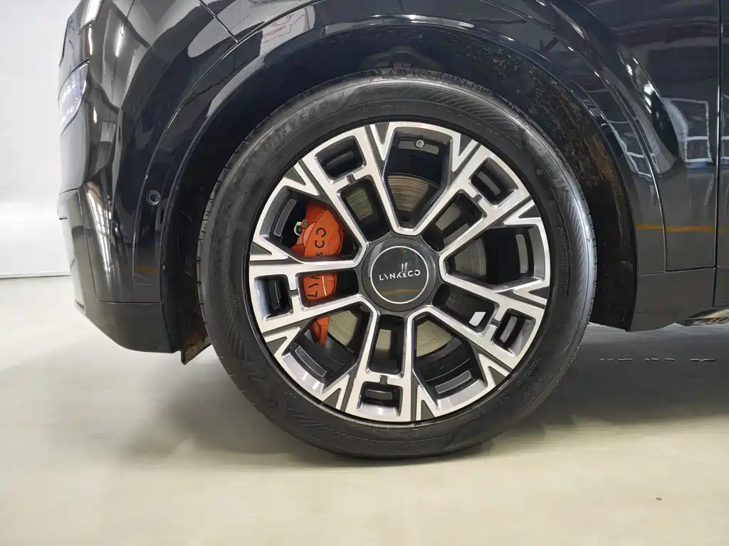 Lynk & Co 900 2025 1.5T Ultra 6 мест