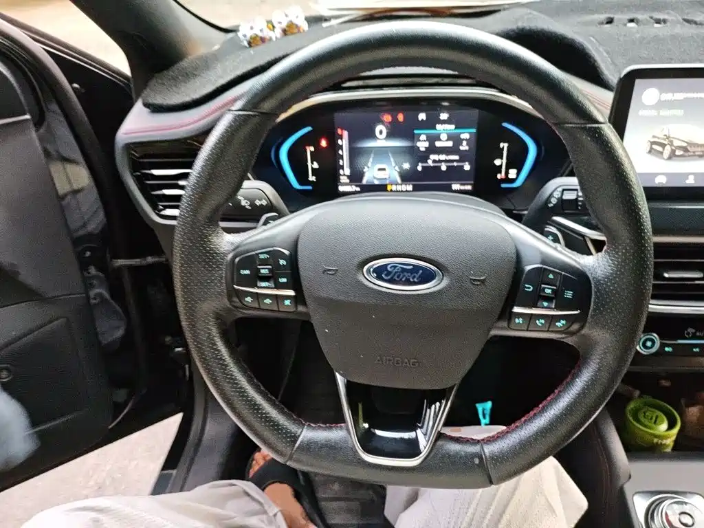 Ford Focus — миниатюра 6