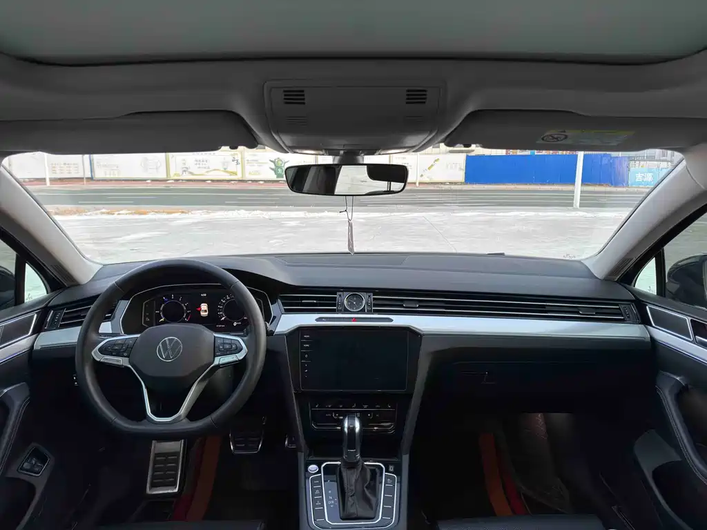 VOLKSWAGEN MAGOTAN GTE PLUG IN HYBRID