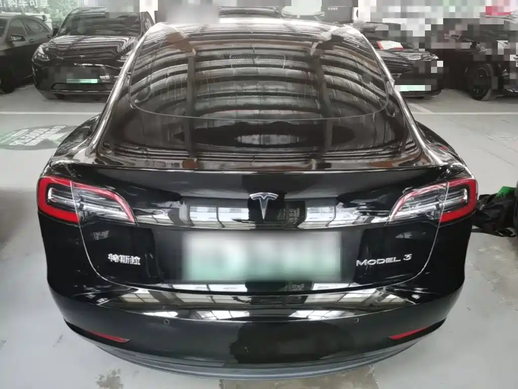 Tesla Model 3 — миниатюра 6