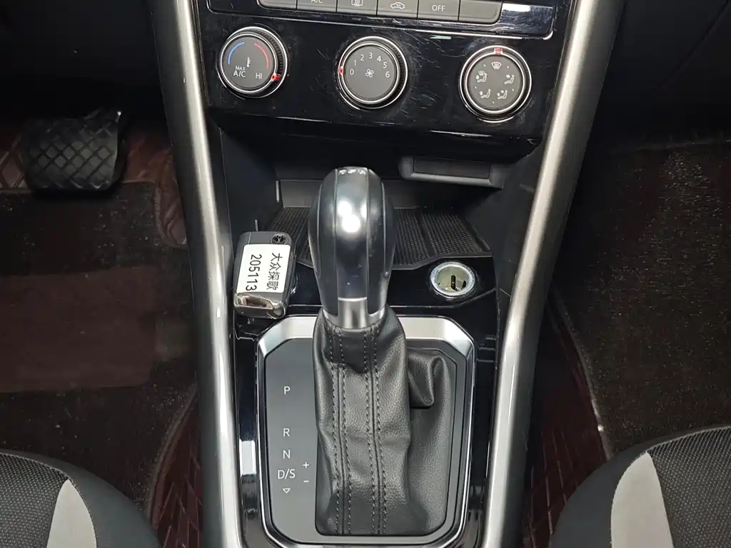 VOLKSWAGEN T ROC EXPLORING SONGS