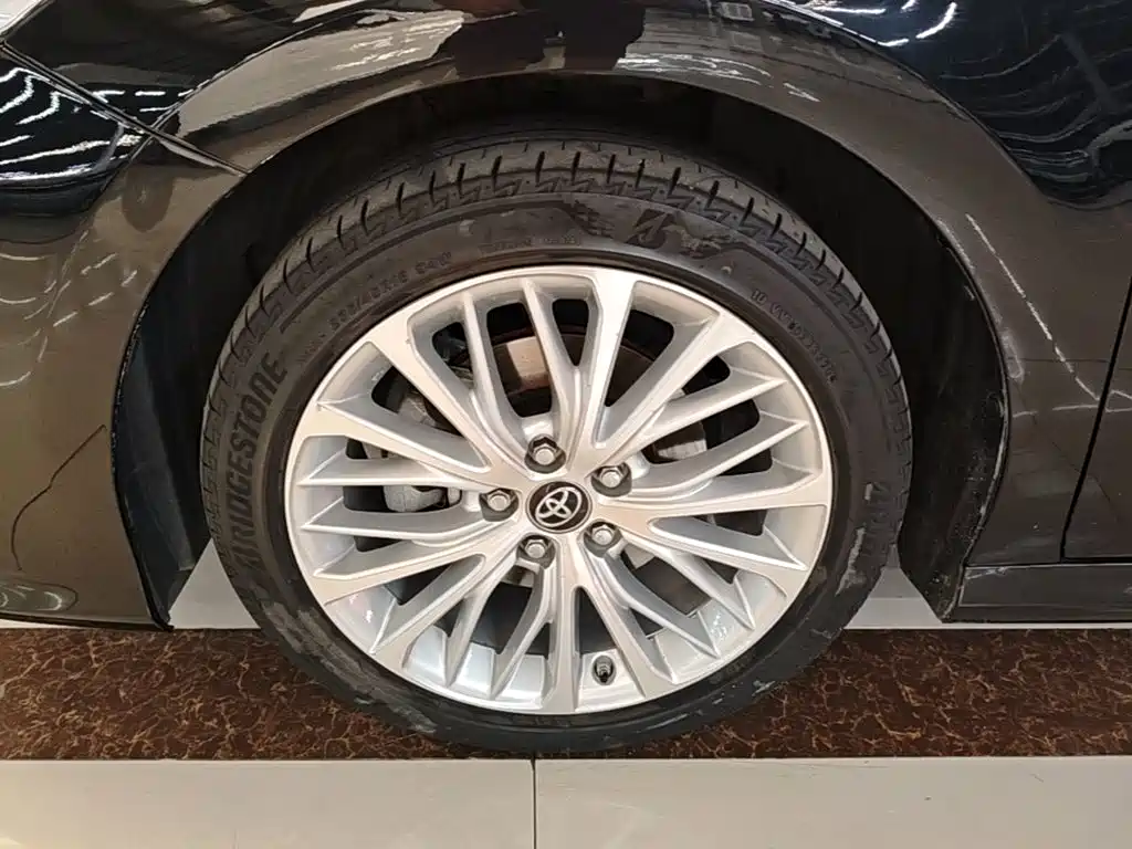 Toyota Camry — миниатюра 23