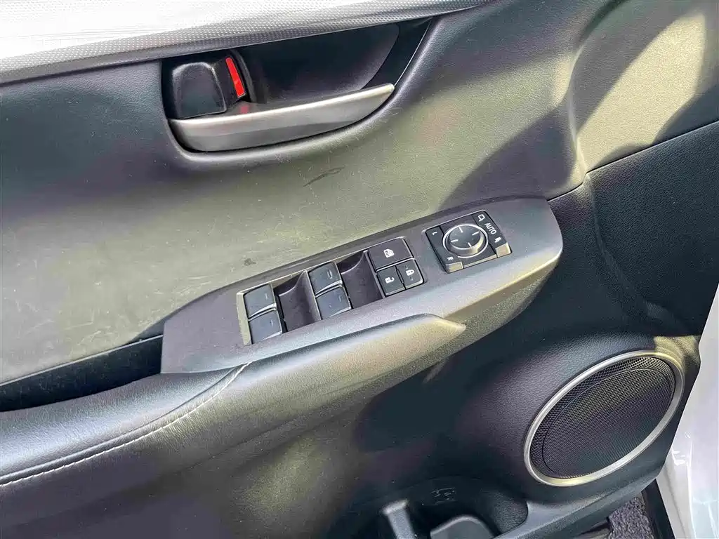 Lexus NX — миниатюра 11