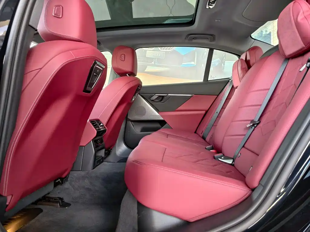 BMW i5 — миниатюра 15