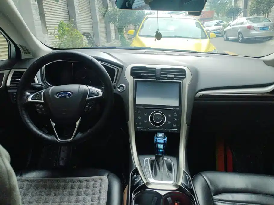 Ford Mondeo — миниатюра 12