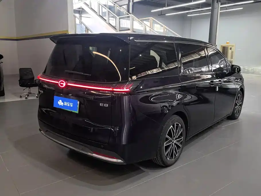 GAC Motor Trumpchi E8 PHEV — миниатюра 3