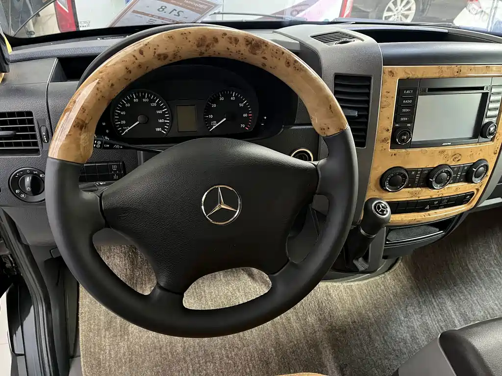 Mercedes-Benz Sprinter — миниатюра 10