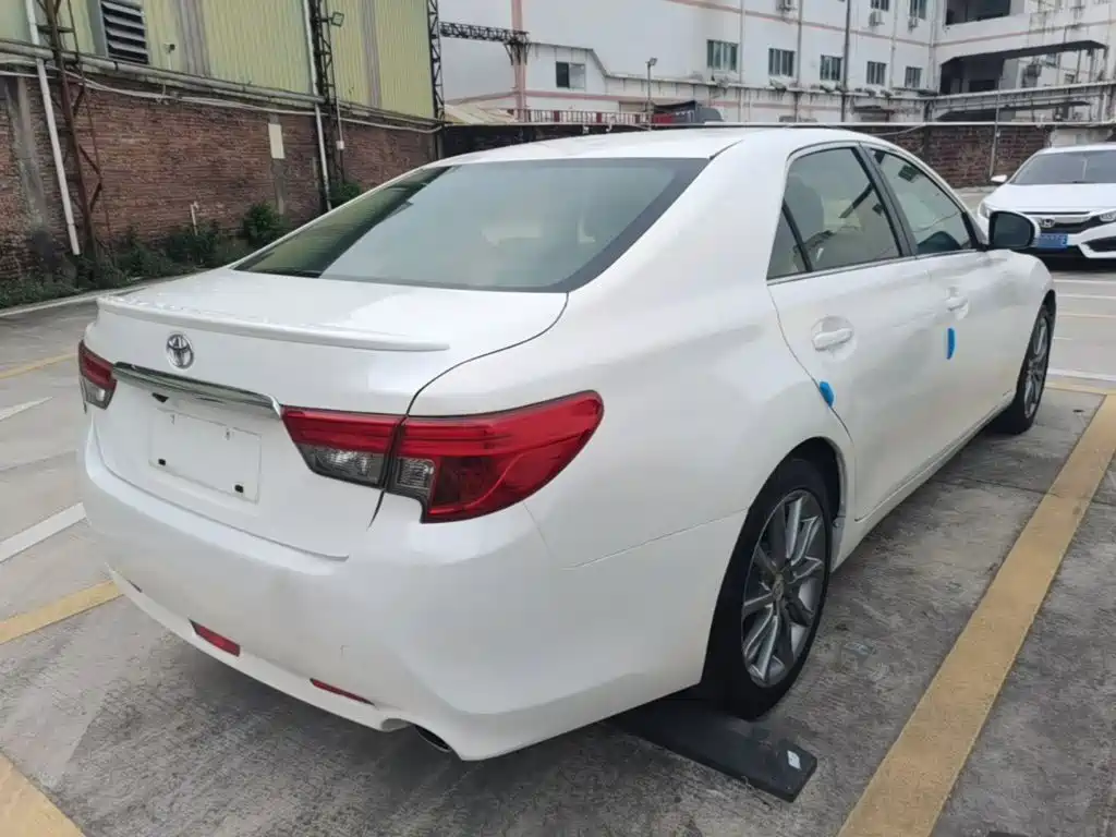 Toyota Reiz — миниатюра 7