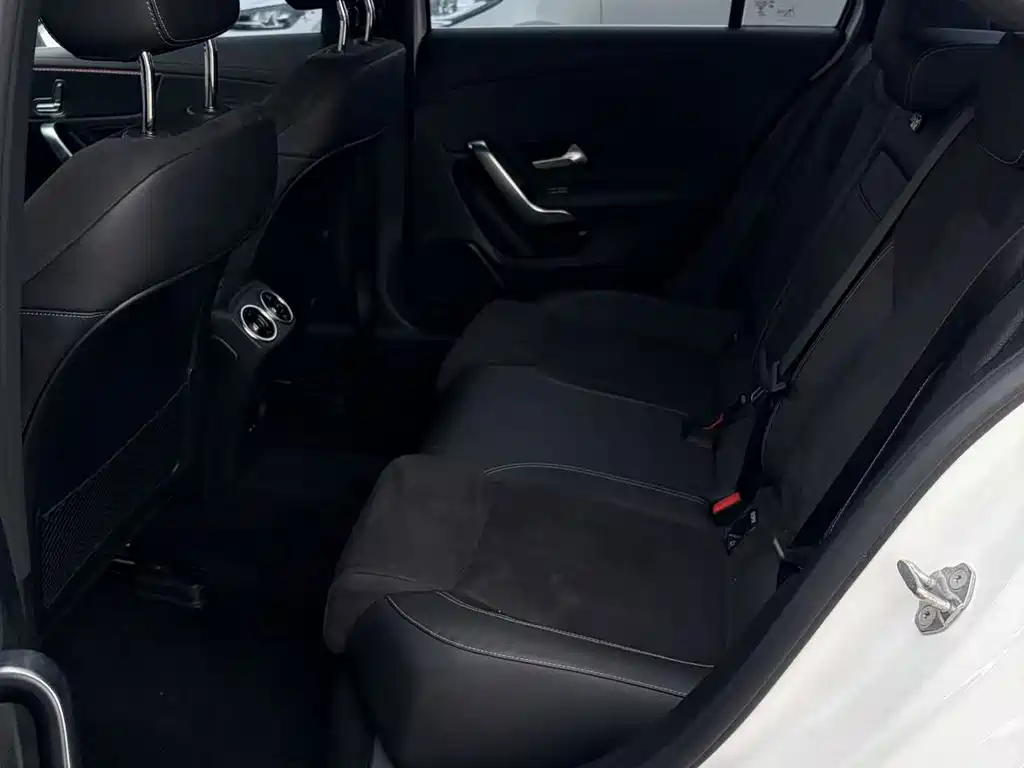Mercedes-Benz A-Class — миниатюра 8