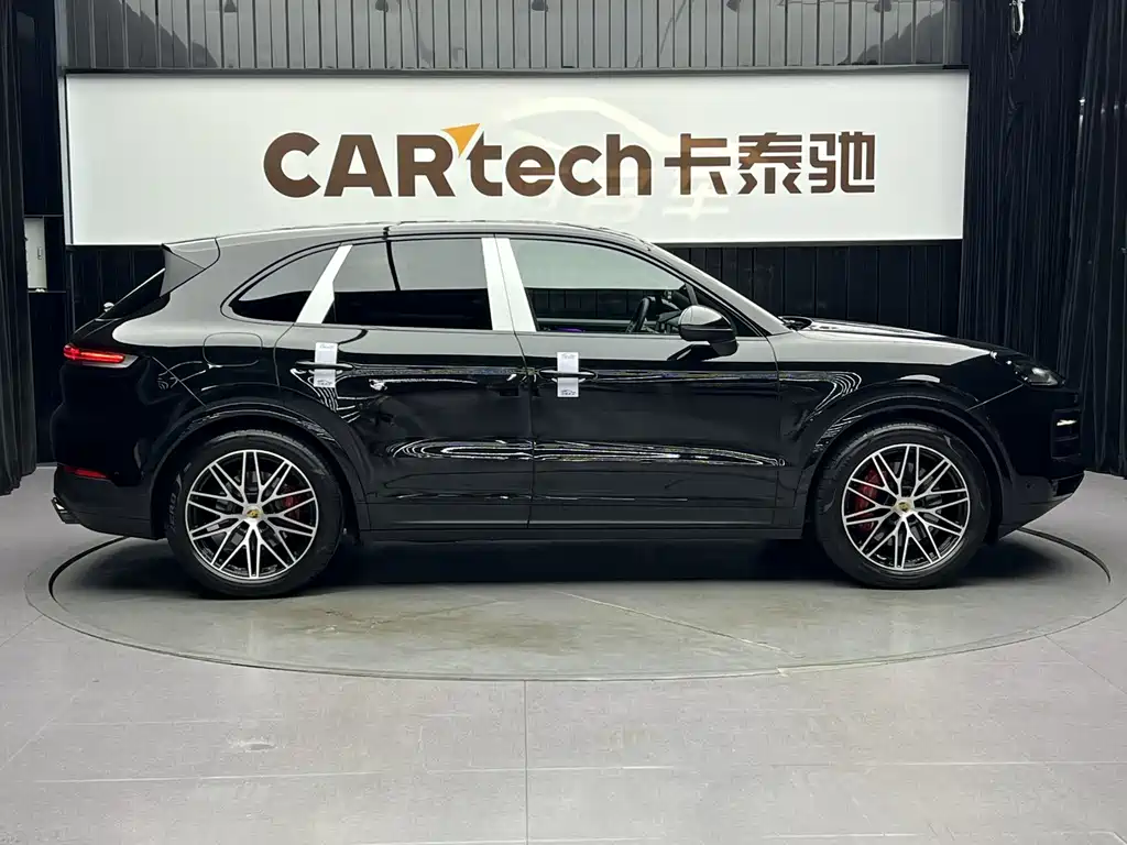 Porsche Cayenne — миниатюра 5