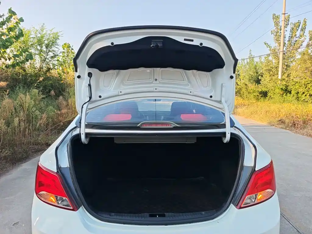 Hyundai Verna — миниатюра 19