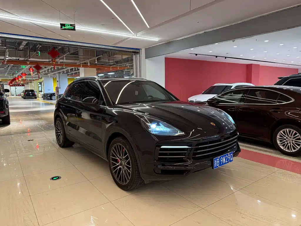 PORSCHE CAYENNE