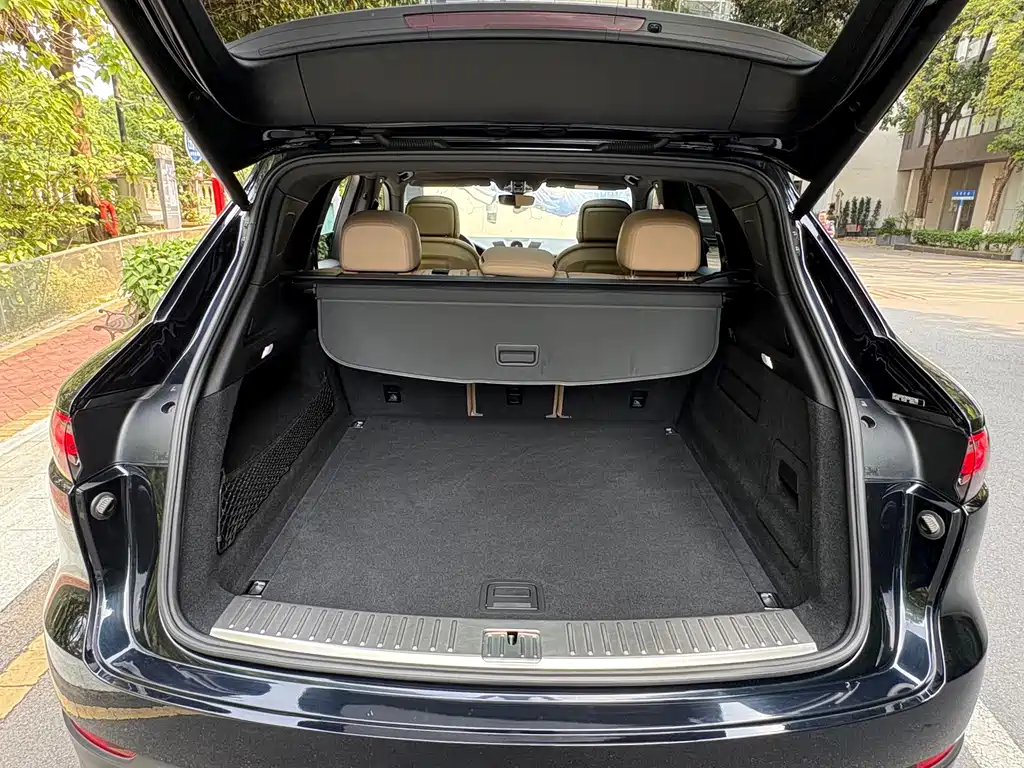 Porsche Cayenne — миниатюра 16