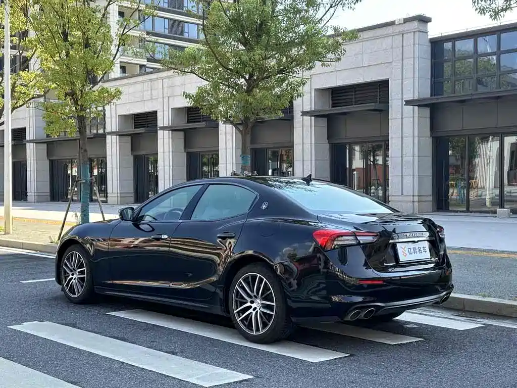 MASERATI GHIBLI