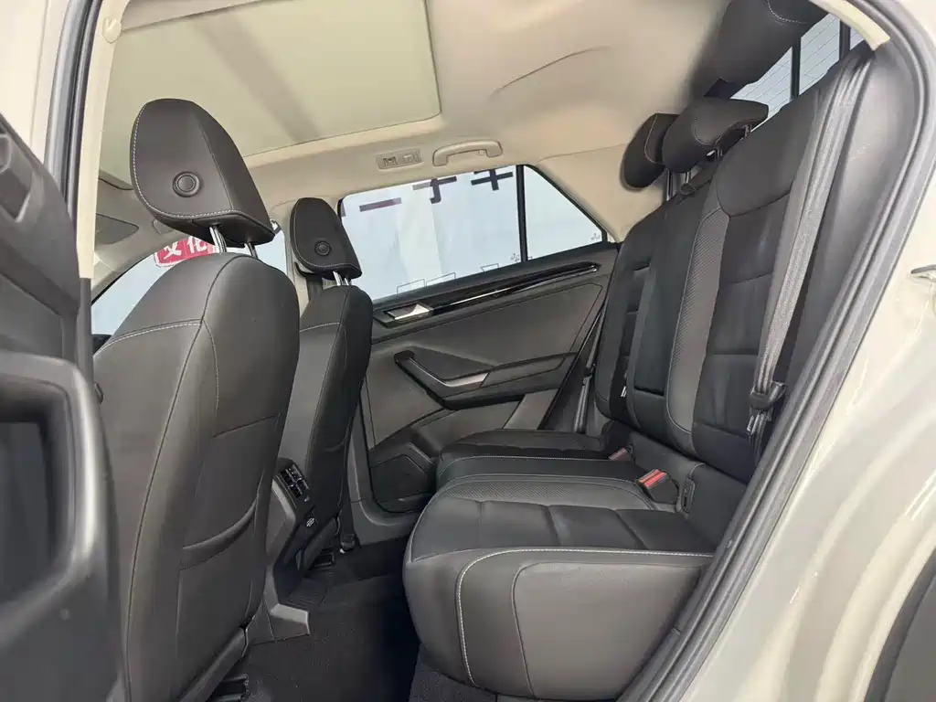 VOLKSWAGEN T ROC EXPLORING SONGS